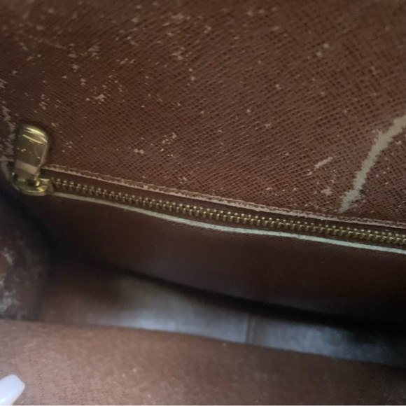 💯 Authentic Louis Vuitton Saint Cloud Crossbody….. - Picture 5 of 13